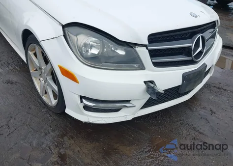 2013 Mercedes-Benz C 250 from USA, damaged, VIN WDDGJ4HB1DF981117
